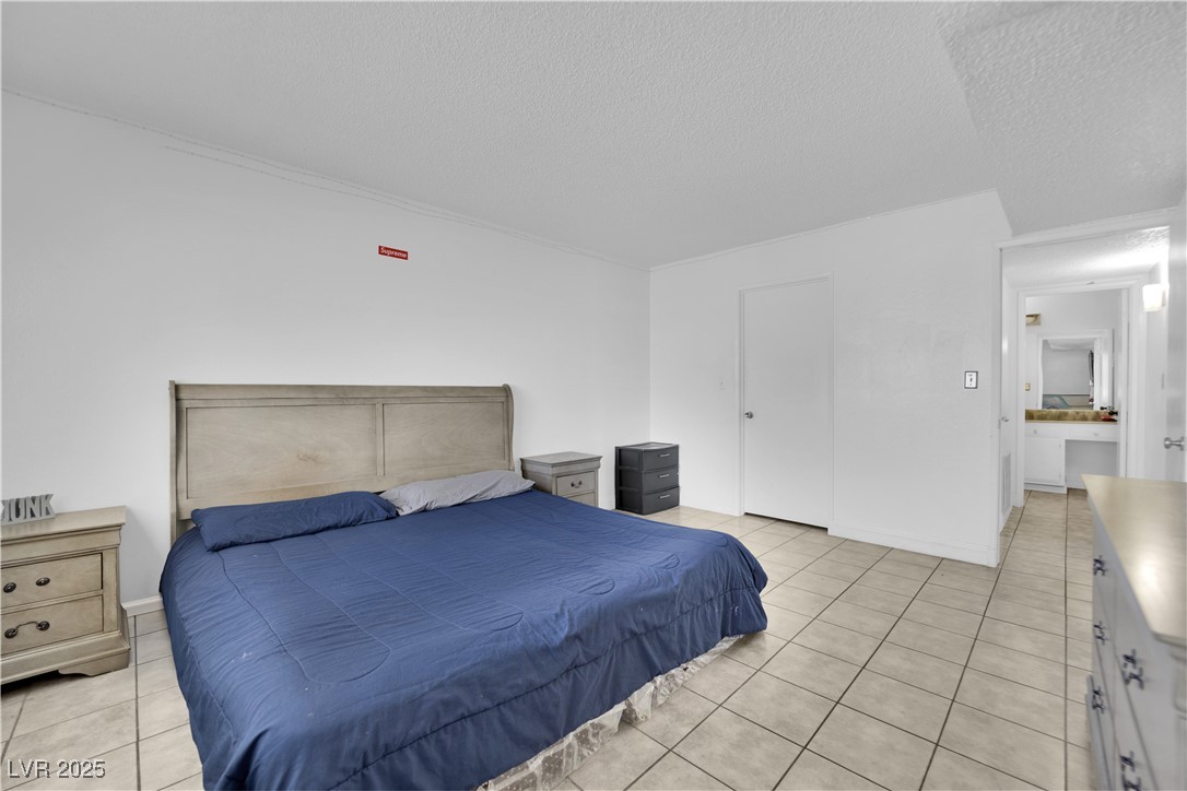 1440 Vegas Valley Drive 1 Property Photo 19