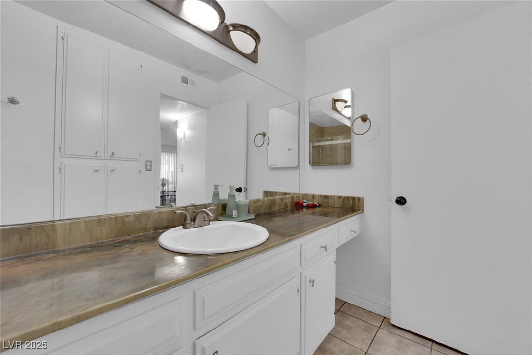 1440 Vegas Valley Drive 1 Property Photo 22