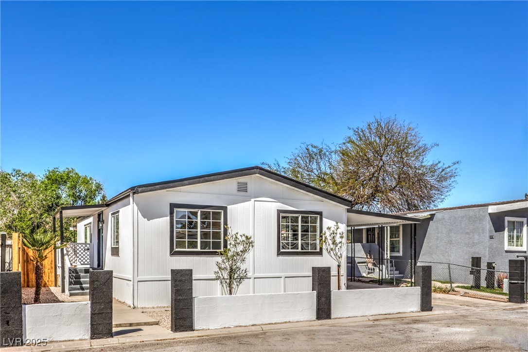 1911 Quintearo Street Property Photo