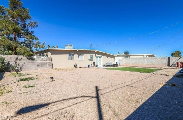 2990 La Canada Street Property Photo 3