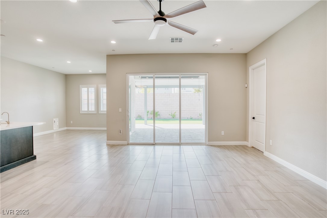 9057 North Skye Treeline Street Property Photo 10