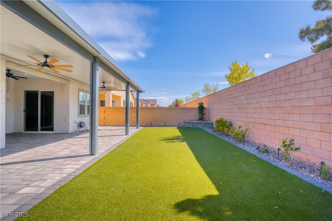 9057 North Skye Treeline Street Property Photo 17