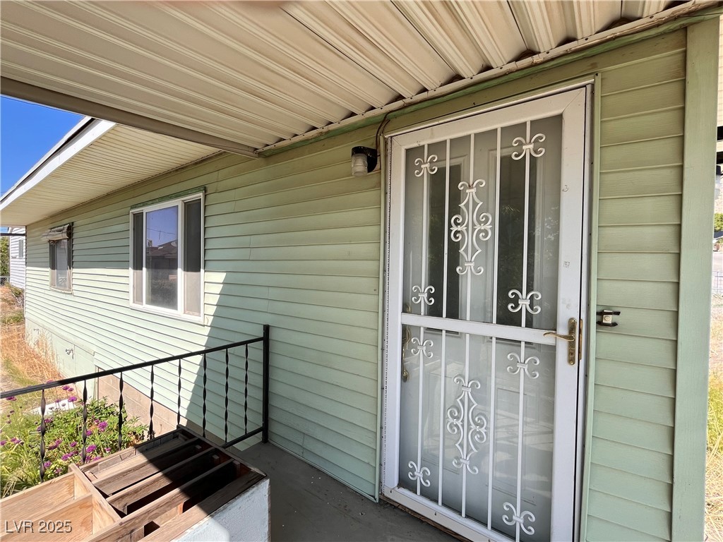 14 Avenue G Property Photo 3