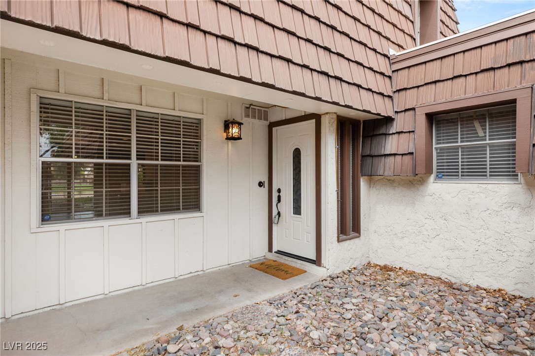 2935 Pinehurst Drive Property Photo 9