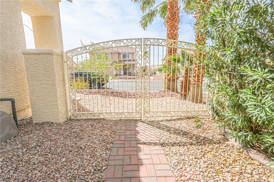 6630 Cave Rock Avenue Property Photo 3