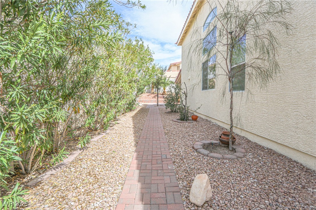 6630 Cave Rock Avenue Property Photo 6