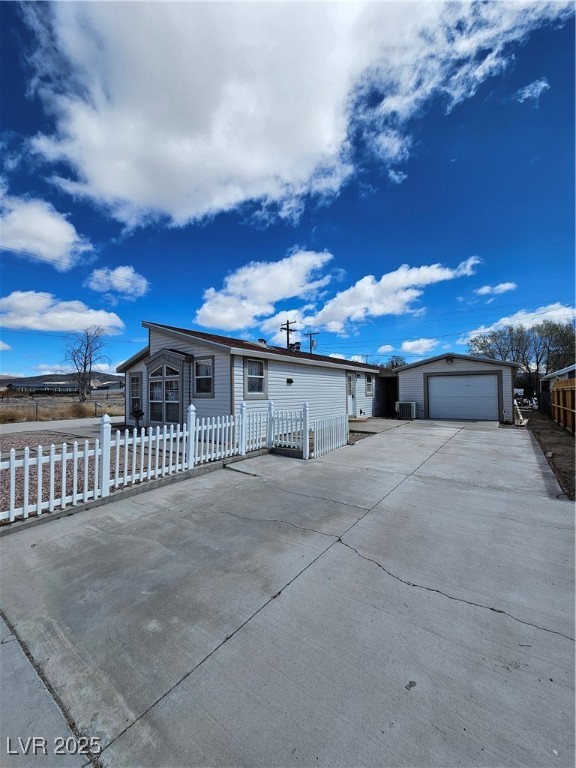 368 Hollingshead Street Property Photo 6