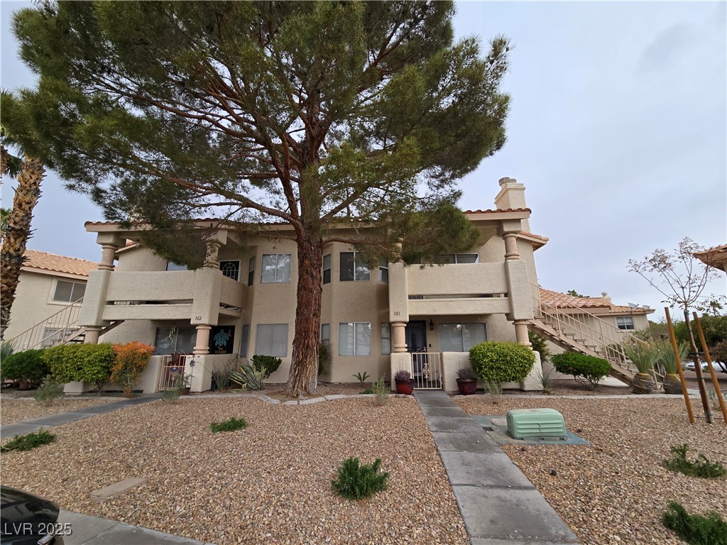 7948 DIAMOND ROCK Way 201 Property Photo 1