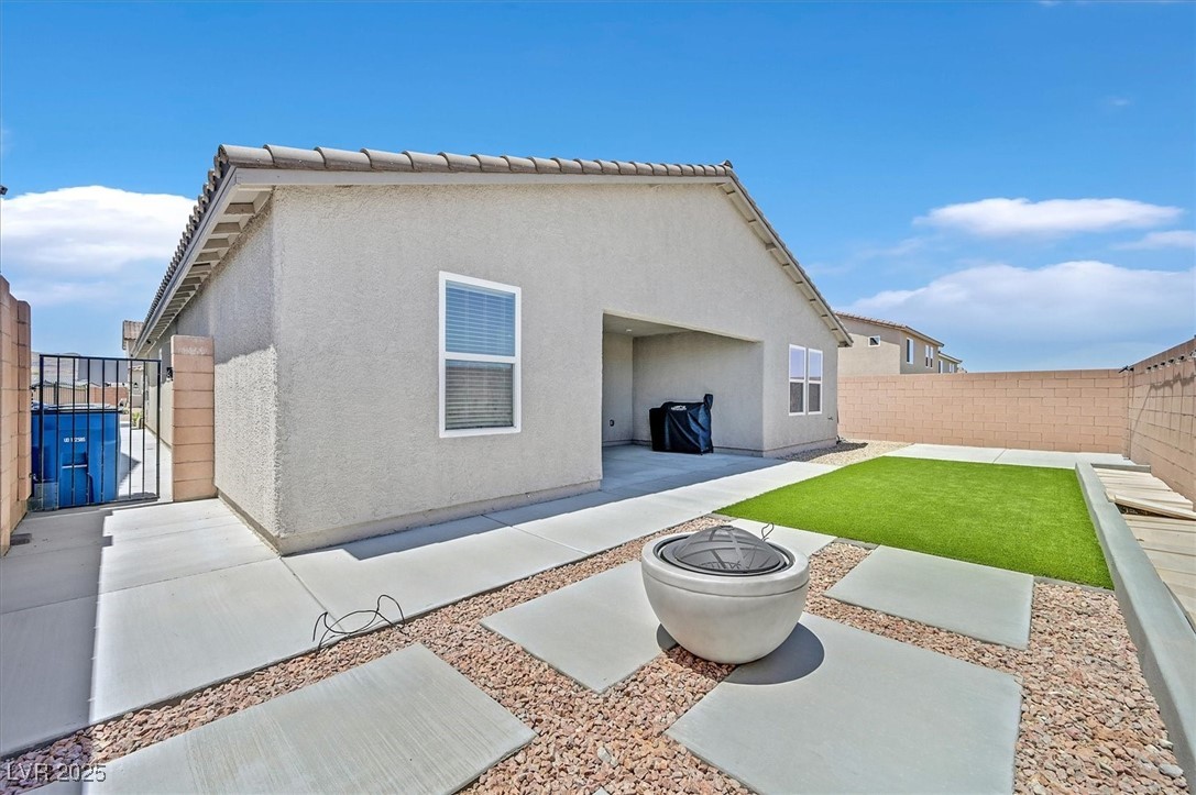 442 Bridal Veil Falls Street Property Photo 25
