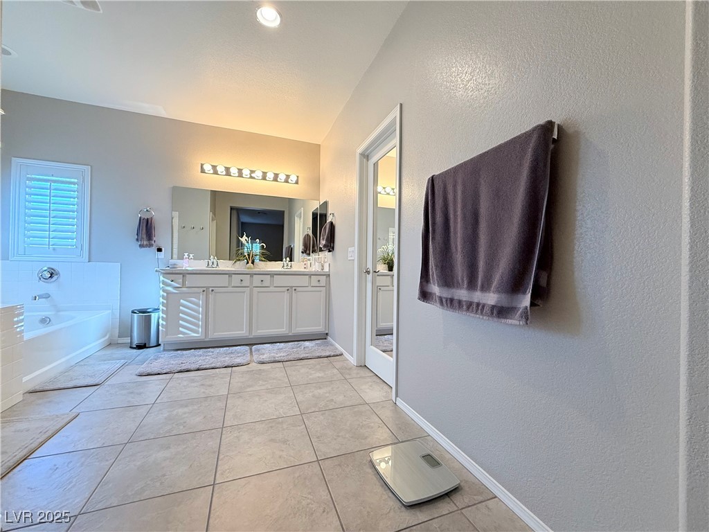 5121 Fiery Sky Ridge Street Property Photo 26