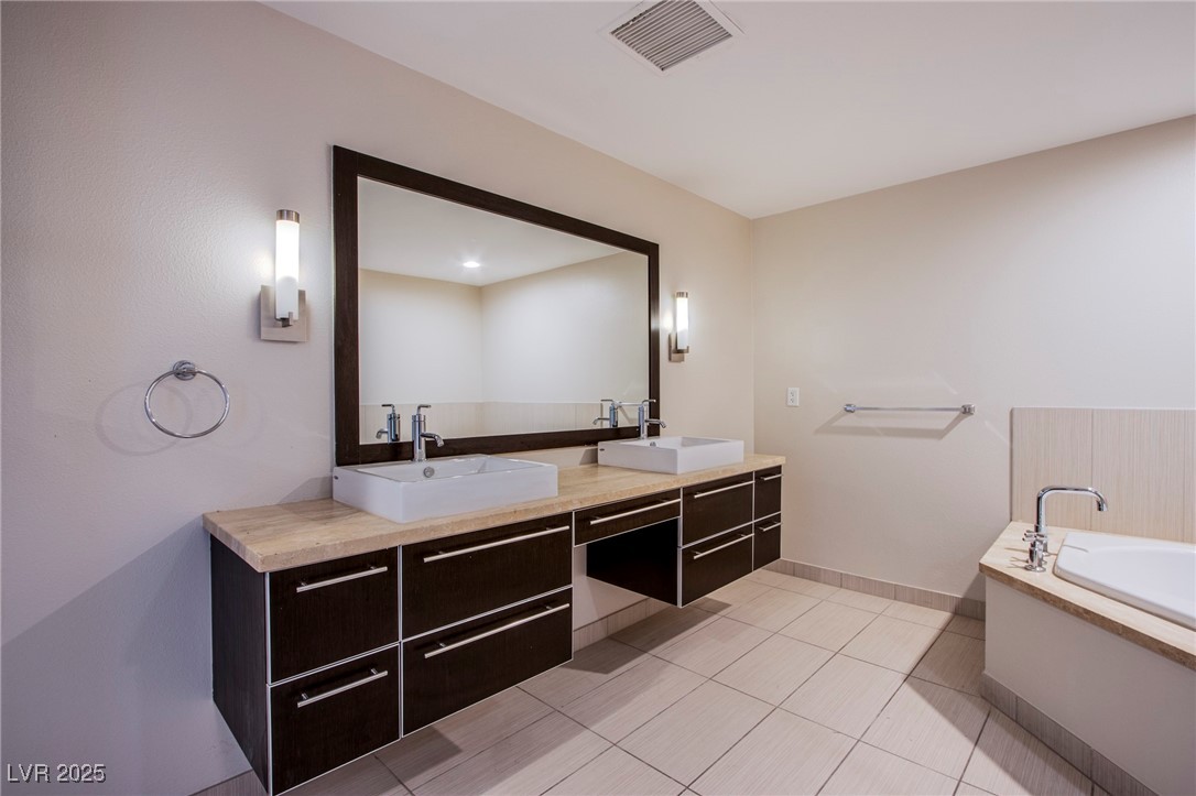 8925 West Flamingo Road 228 Property Photo 51