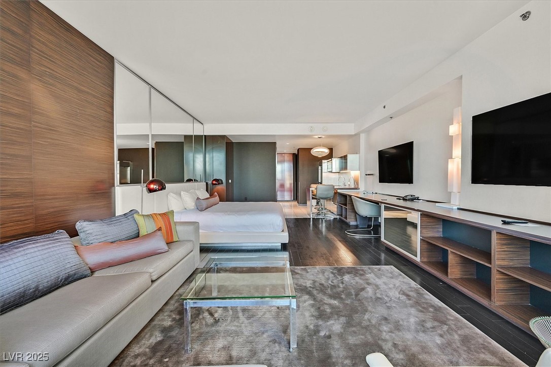 4381 West Flamingo Road 1609 Property Photo 9