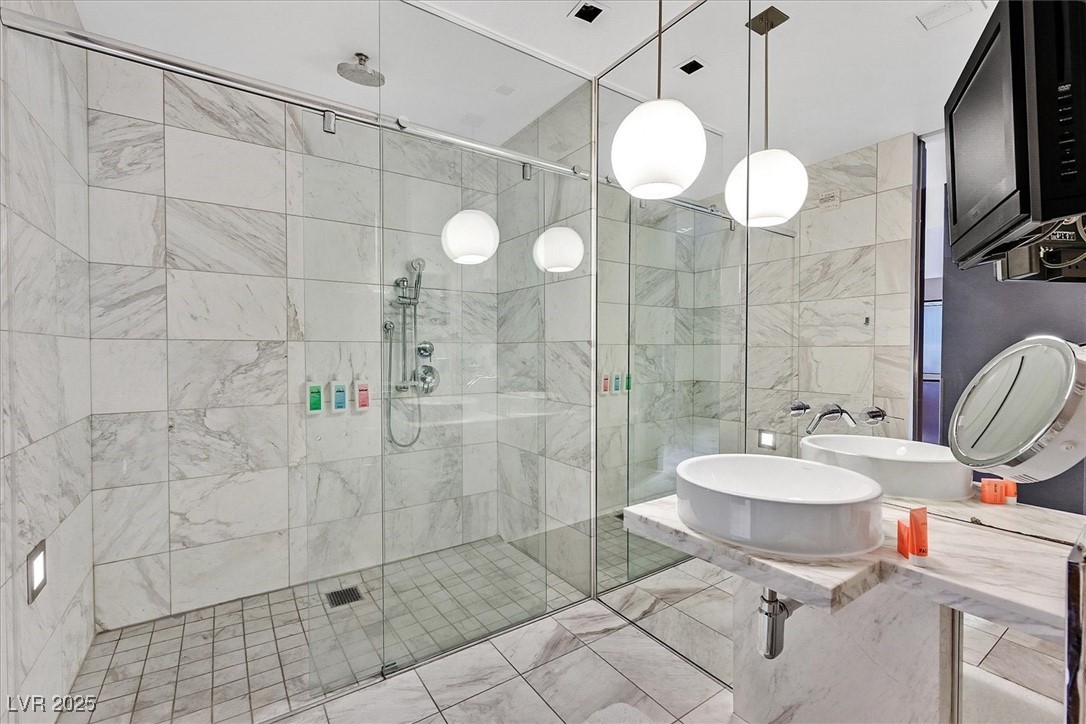 4381 West Flamingo Road 1609 Property Photo 14