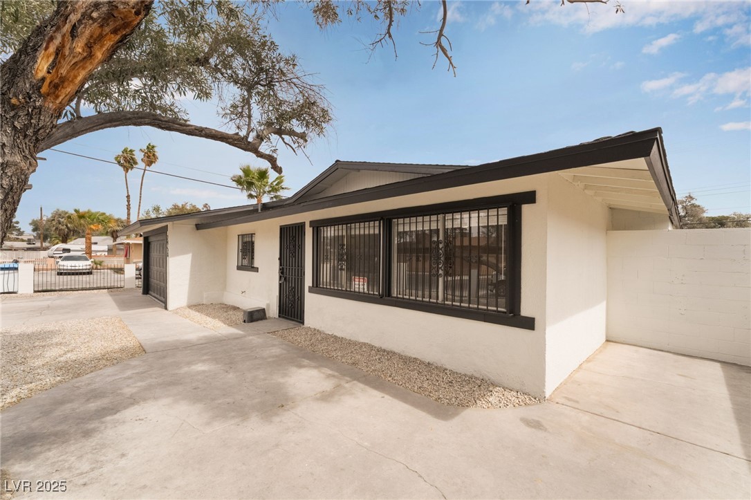 2958 Al De La Street Property Photo 5