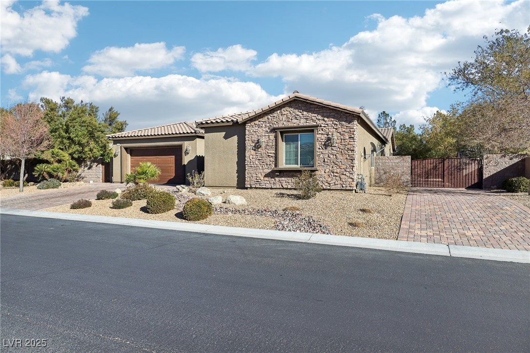 8716 Purple Wisteria Street Property Photo 2