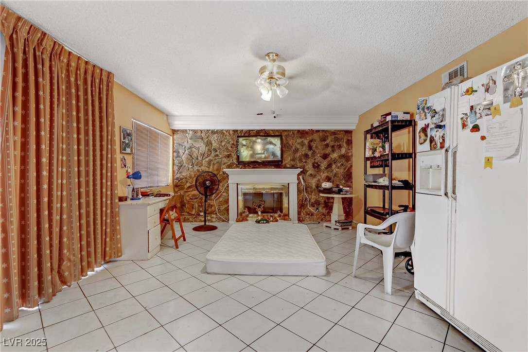 4274 Butterfield Way Property Photo 6