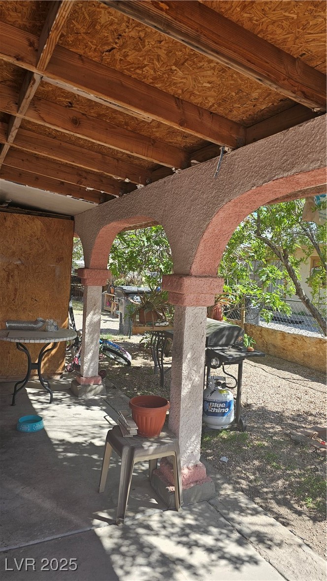 2120 Glider Street Property Photo 3