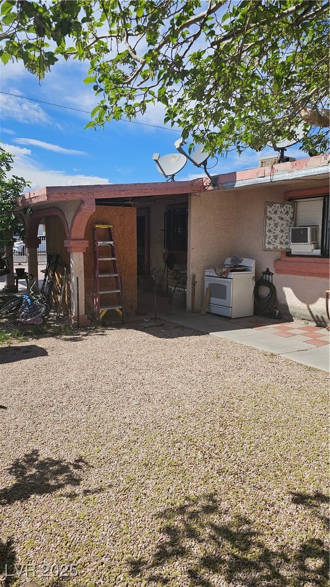 2120 Glider Street Property Photo 8