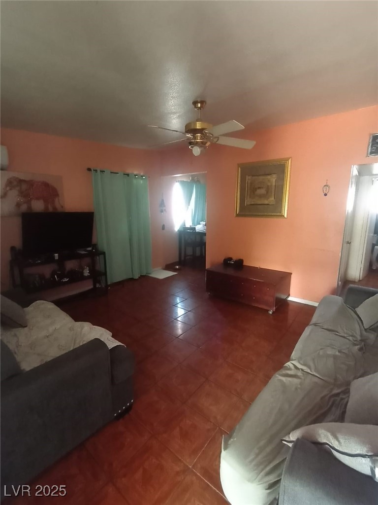 2120 Glider Street Property Photo 44