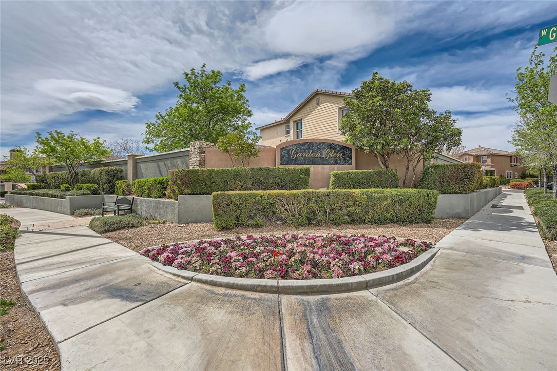 10808 Wallflower Avenue Property Photo 9
