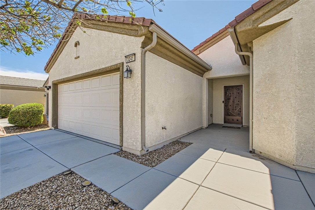 3241 Flyway Court Property Photo 4
