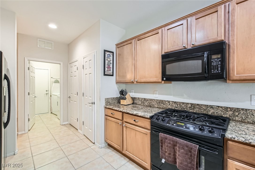 3241 Flyway Court Property Photo 10