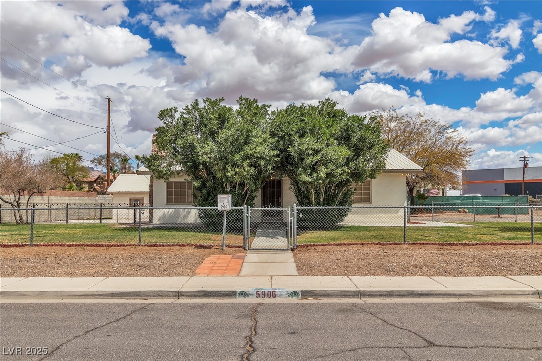 Bunch Tract Real Estate Listings Main Image