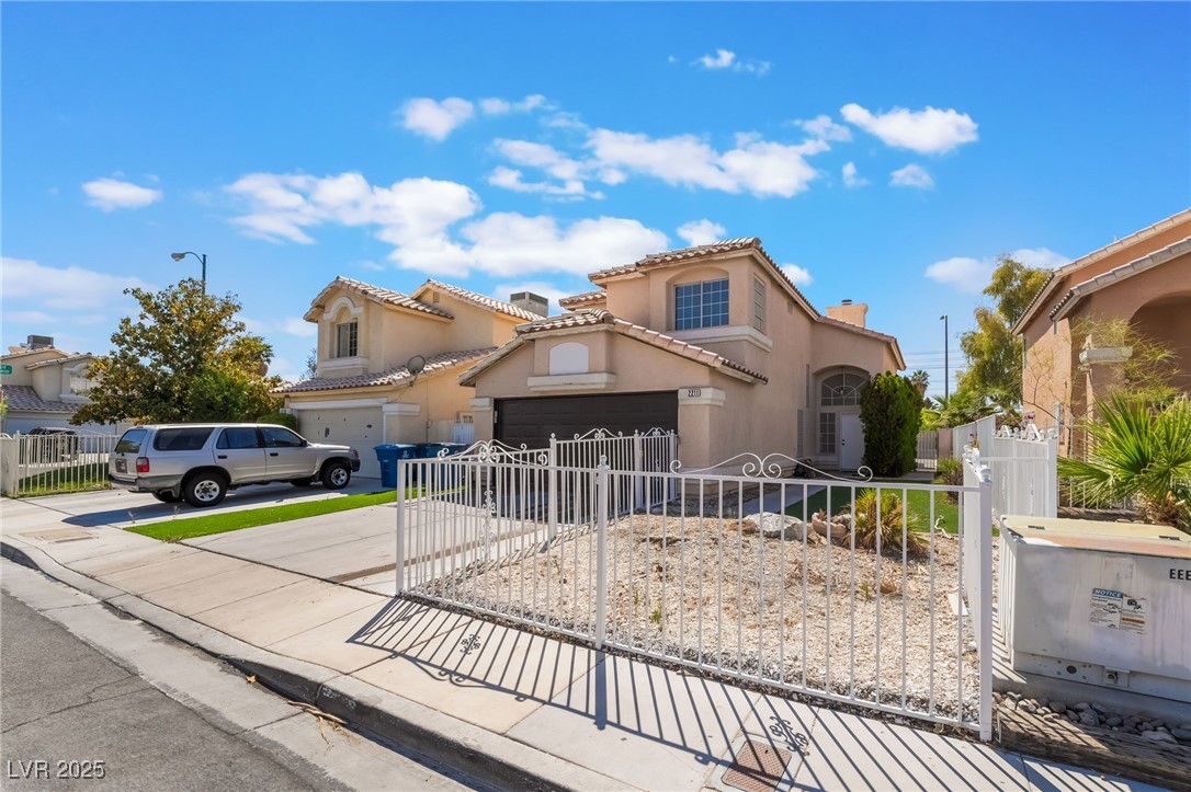 2211 Arborwood Way Property Photo 3