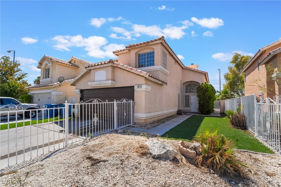 2211 Arborwood Way Property Photo 4