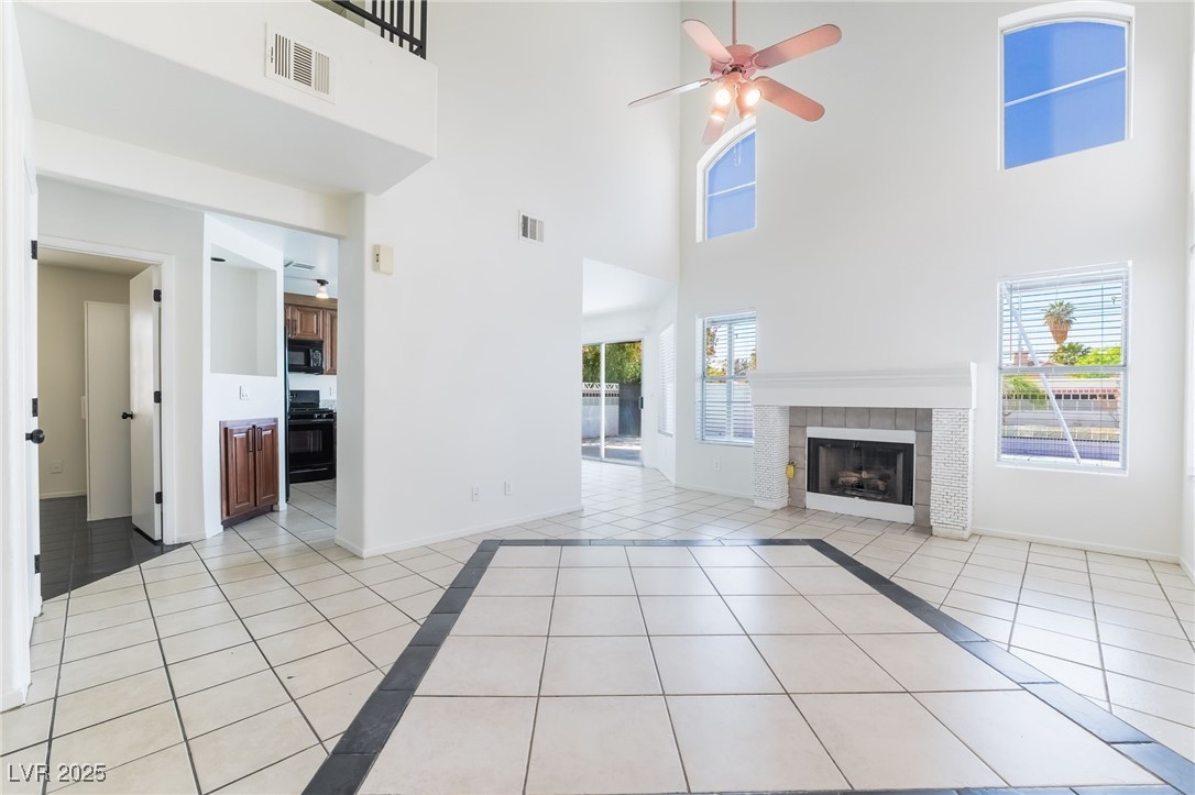 2211 Arborwood Way Property Photo 5