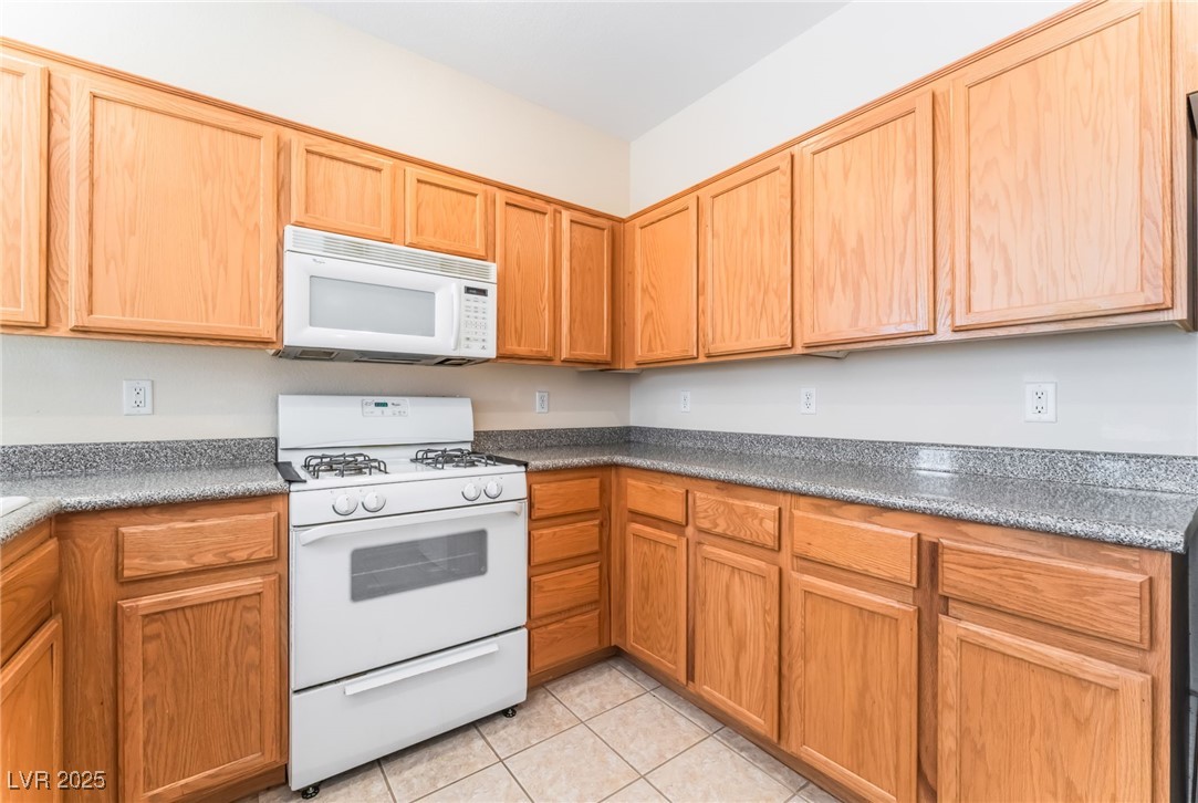 5322 Kadena Garden Court Property Photo 6