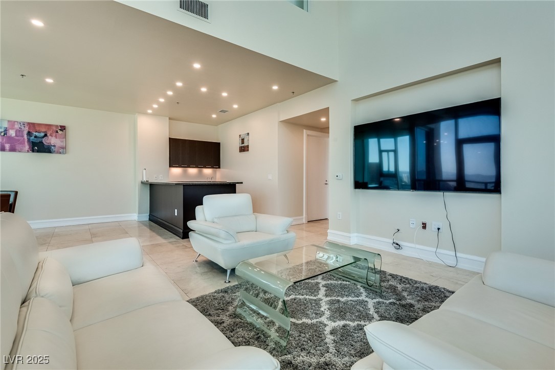 2700 Las Vegas Boulevard 4305 Property Photo 9