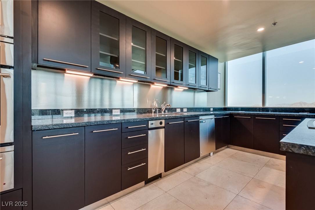 2700 Las Vegas Boulevard 4305 Property Photo 15