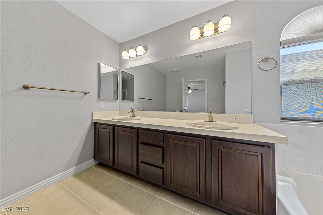 9409 Kayla Court Property Photo 21