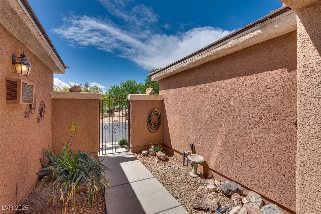 5432 Nickel Ridge Way Property Photo 6