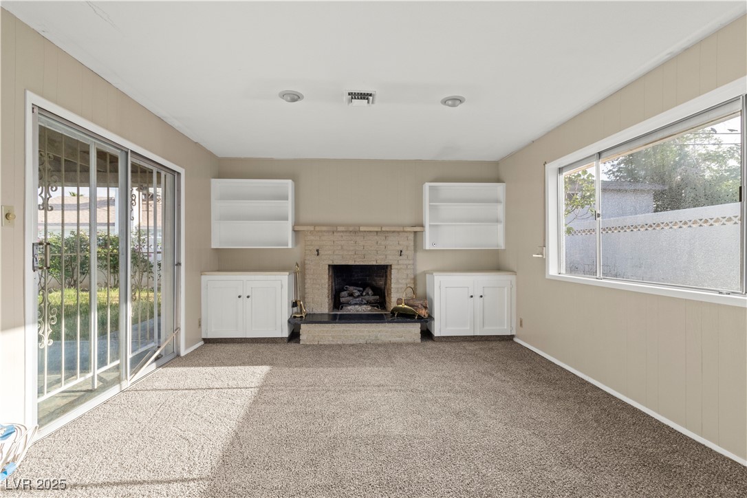 2703 Vegas Valley Drive Property Photo 11