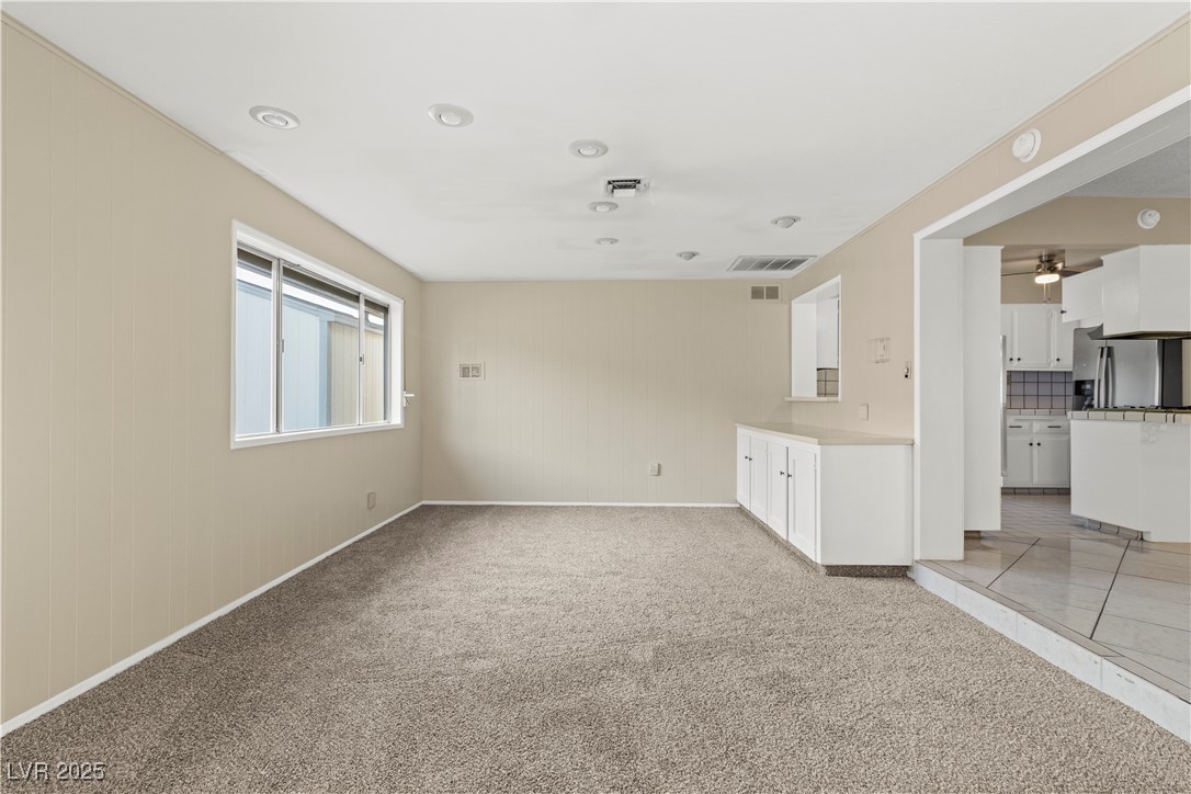 2703 Vegas Valley Drive Property Photo 14