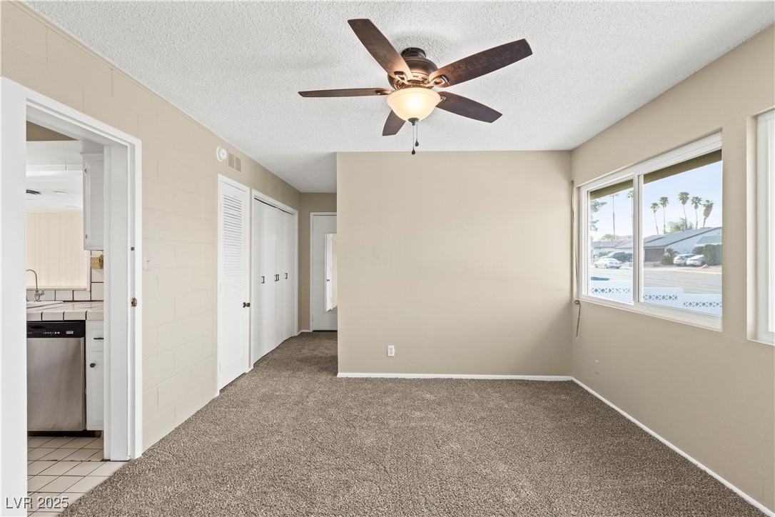2703 Vegas Valley Drive Property Photo 22