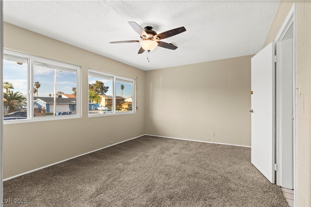 2703 Vegas Valley Drive Property Photo 23