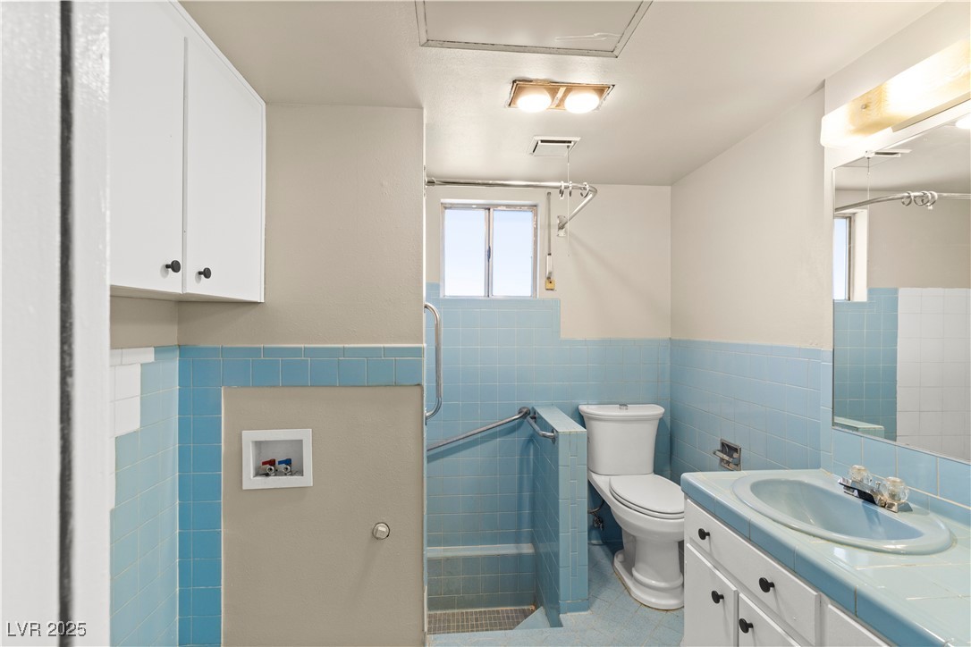 2703 Vegas Valley Drive Property Photo 26