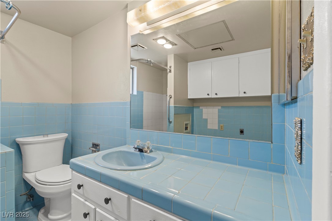 2703 Vegas Valley Drive Property Photo 28