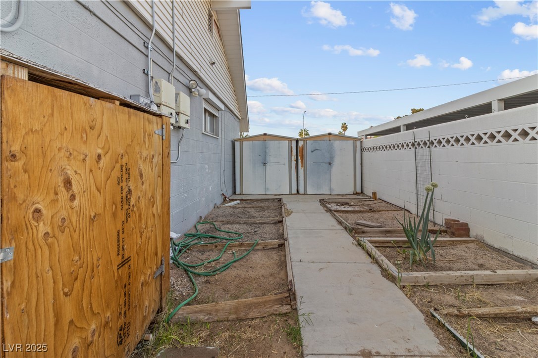 2703 Vegas Valley Drive Property Photo 44