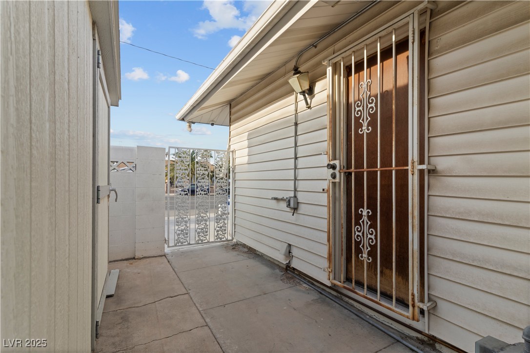 2703 Vegas Valley Drive Property Photo 48