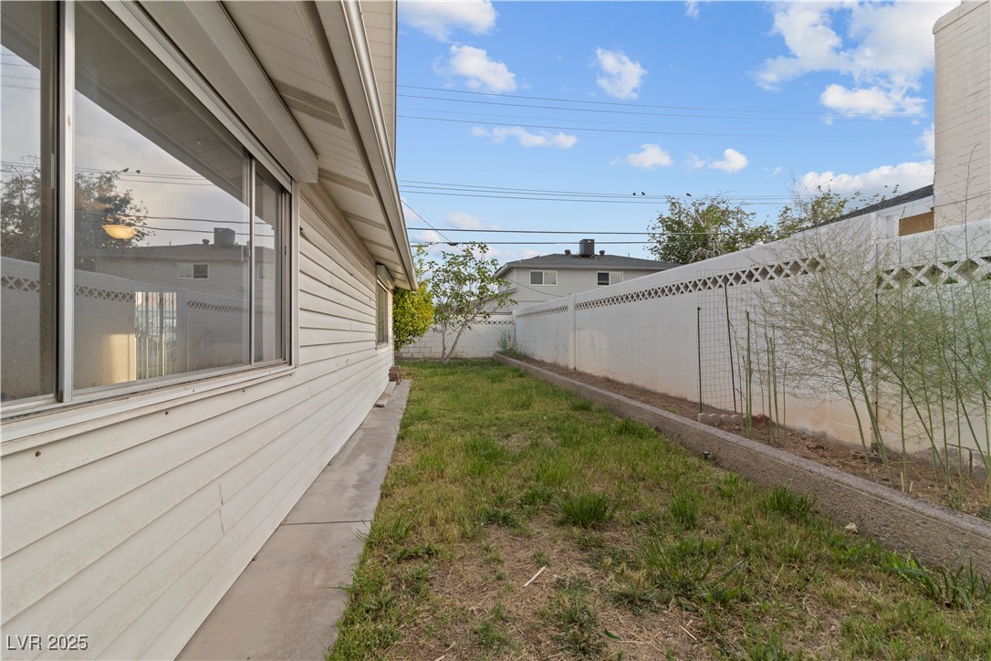 2703 Vegas Valley Drive Property Photo 50