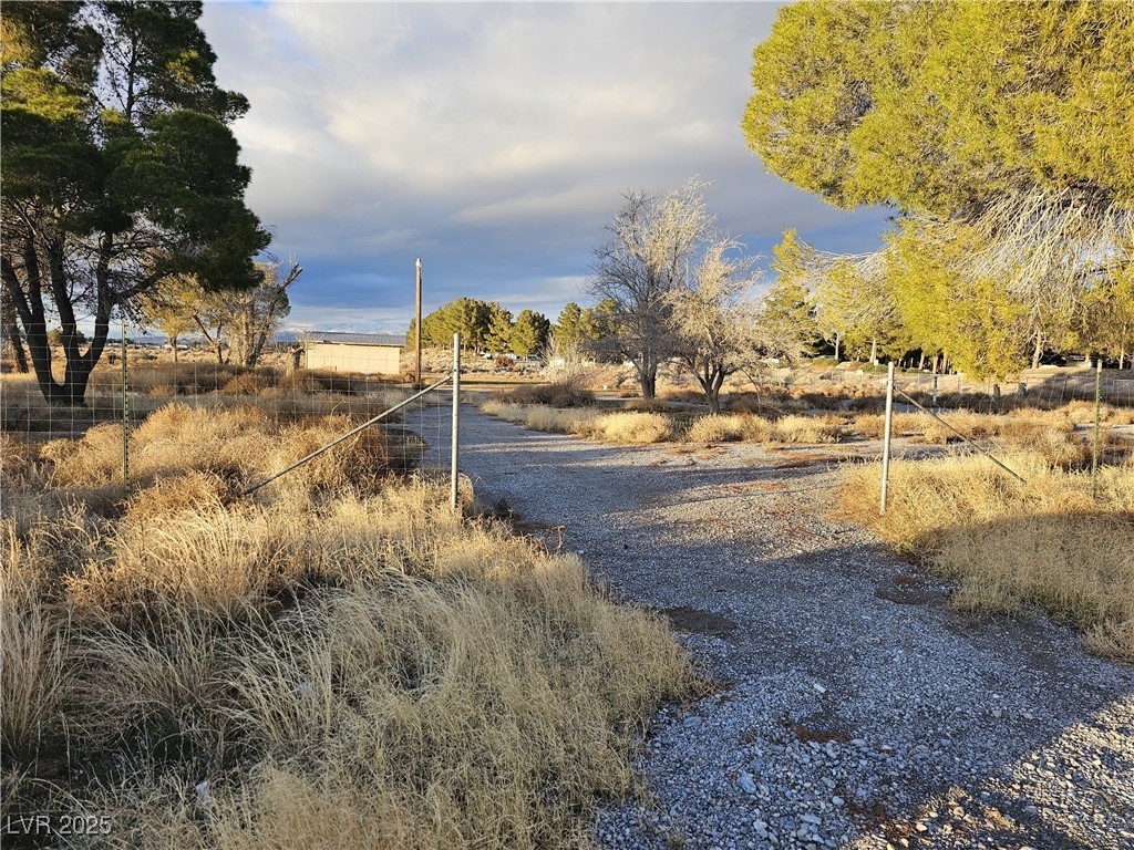 2710 Thousandaire Boulevard Property Photo 1