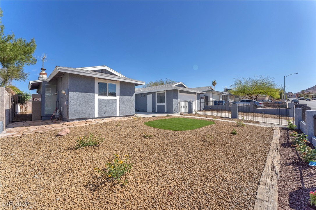 6770 Laronda Lane Property Photo 3