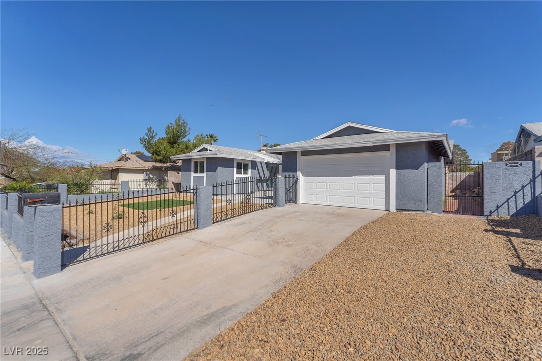 6770 Laronda Lane Property Photo 4