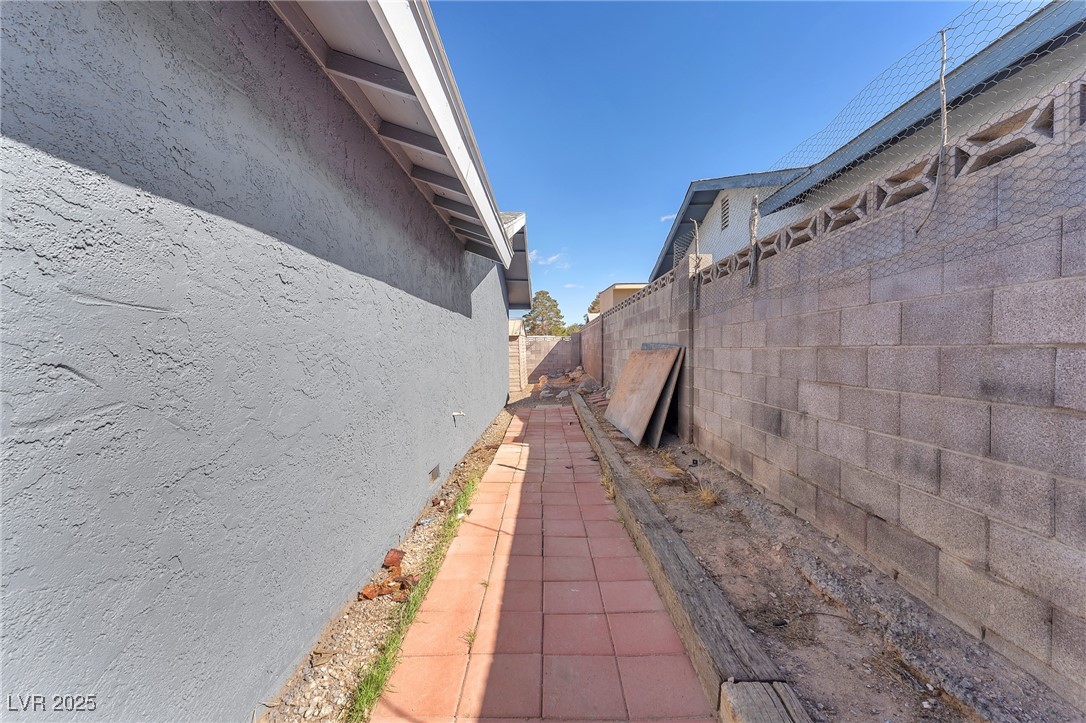 6770 Laronda Lane Property Photo 35