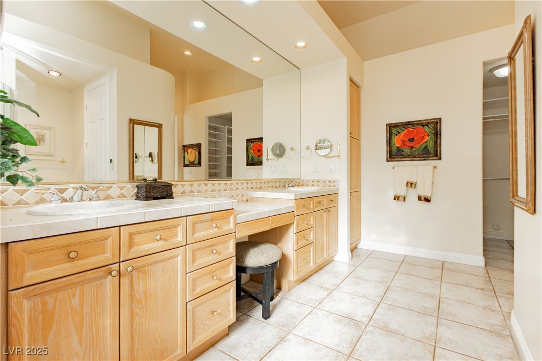 205 Aventura Street Property Photo 28