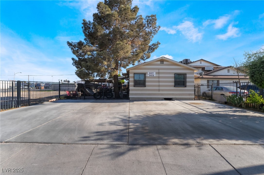 3421 Thomas Avenue Property Photo